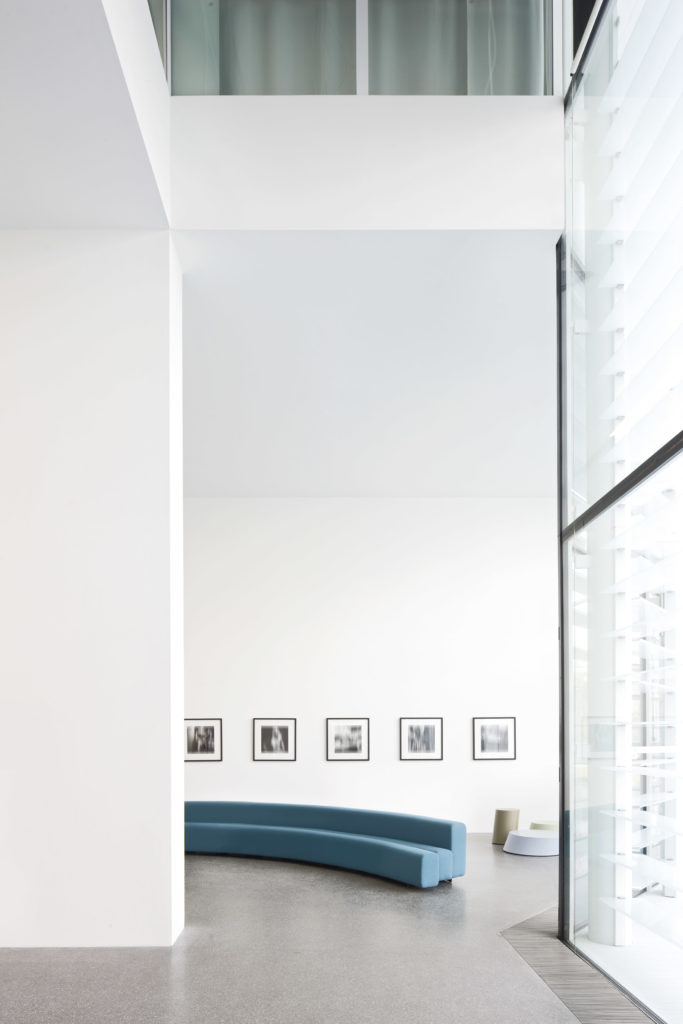 Osaka-loungemeubilair-inkomhal-kantoor (8)