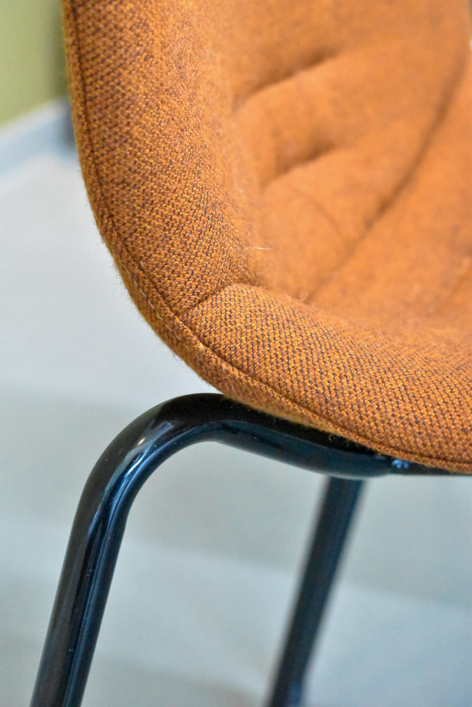 Inrichting-vergaderzaal-Noor-vergaderstoelen-Ergonomische-bureaustoelen-Mereo300-Sofatech-Loff-Maatkantoren-Waregem (9)