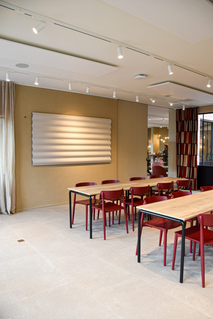 Akoestiek en uitstraling - ref. Hotel T Waregem - Loff Kantoorinrichting (25)