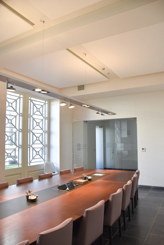 Moderne akoestiek in een oud stadsgebouw - Referentie Aedes - Loff Kantoorinrichting (1)