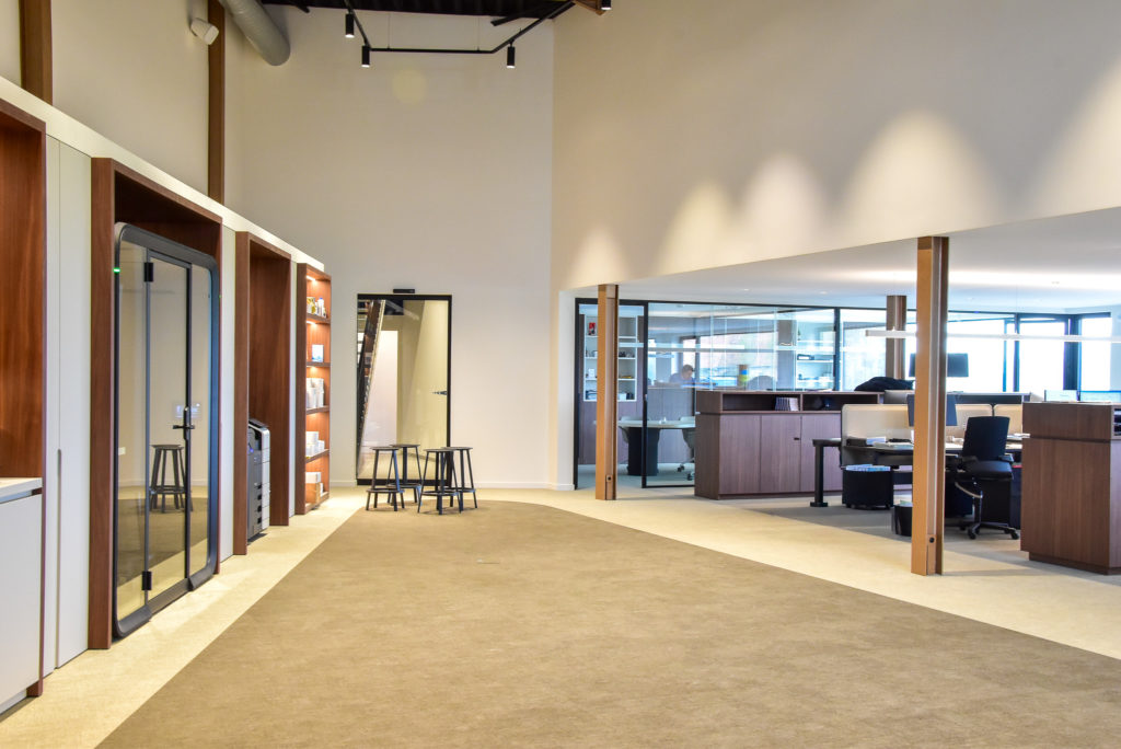 Office pod in open kantoor van Label Products - Referentie Loff Kantoorinrichting (14)