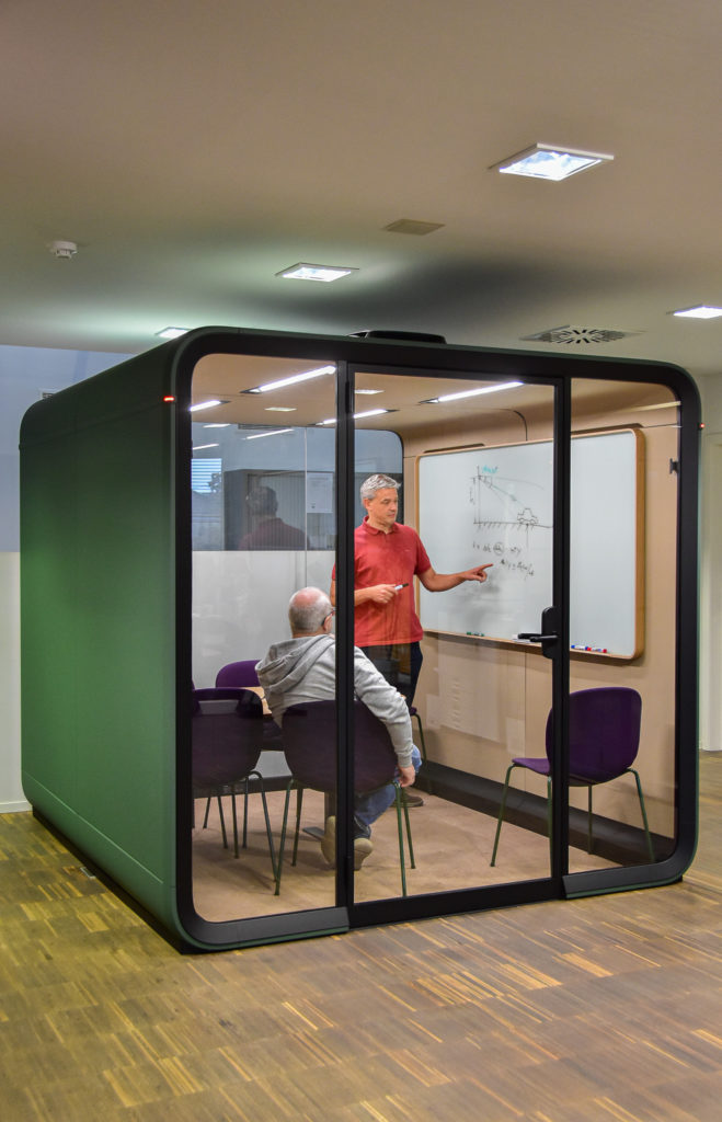 Akoestische vergaderpods bij Flir Systems Trading BV Belgium - referentie Loff Kantoorinrichting Waregem (22)