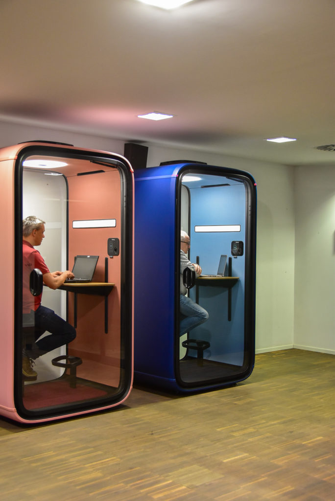 Akoestische vergaderpods bij Flir Systems Trading BV Belgium - referentie Loff Kantoorinrichting Waregem (30)