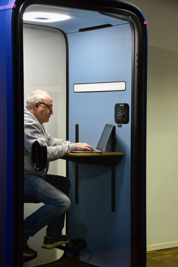 Akoestische vergaderpods bij Flir Systems Trading BV Belgium - referentie Loff Kantoorinrichting Waregem (34)