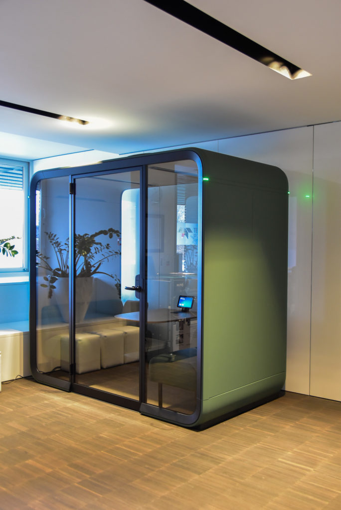 Akoestische vergaderpods bij Flir Systems Trading BV Belgium - referentie Loff Kantoorinrichting Waregem (38)