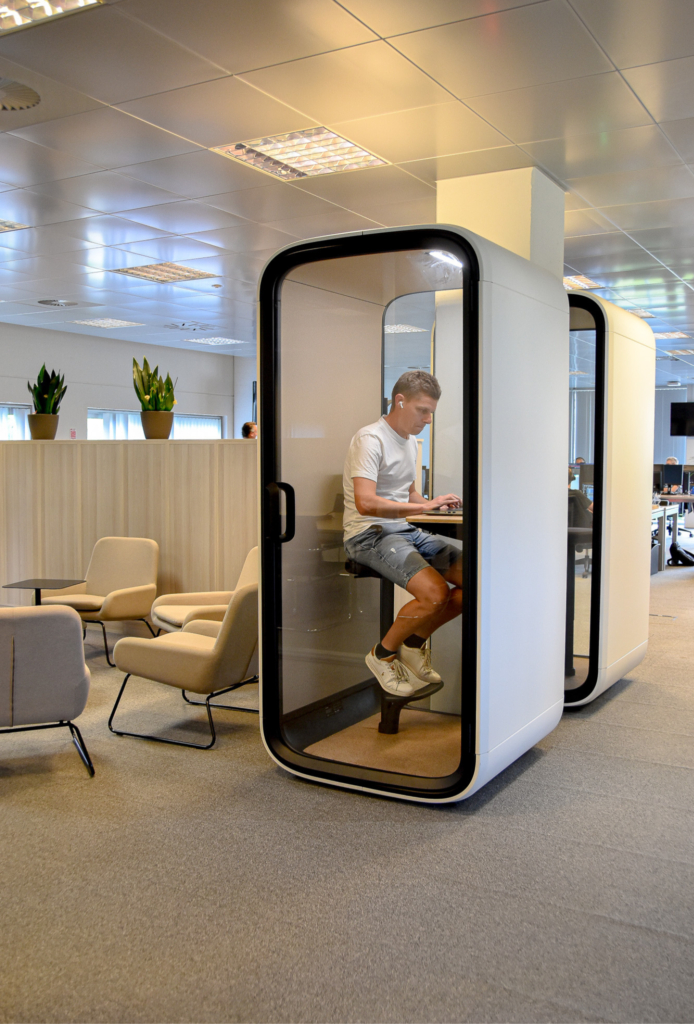 Hybride kantoorinrichting zf ieper