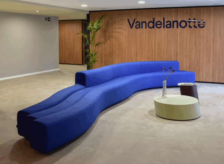 Osaka-sofa-Vandelanotte-Kortrijk-Loff-Kantoorinrichting-2